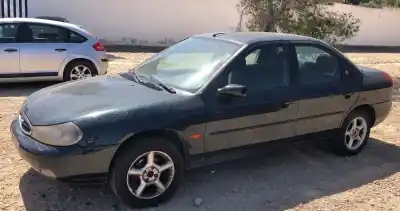 Véhicule à la ferraille ford mondeo berlina gd ghia de l'année 0 alimenté rfn