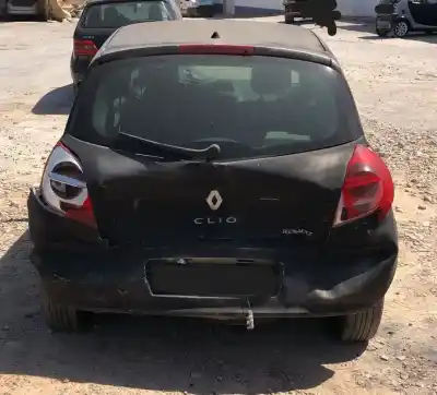 Veículo de Sucata renault clio iii exception do ano 0 alimentado k9k766
