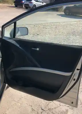 Veículo de Sucata toyota corolla verso (e12) 1.8 linea sol do ano 0 alimentado 1zzfe