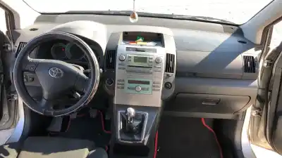 Veículo de Sucata toyota corolla verso (e12) 1.8 linea sol do ano 0 alimentado 1zzfe