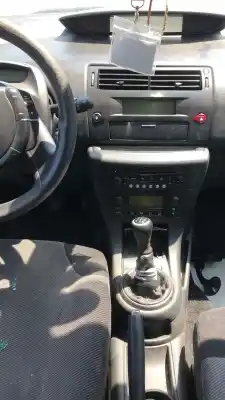 Veículo de Sucata citroen c4 berlina premier do ano 0 alimentado 9hx