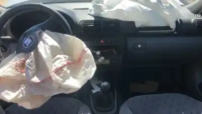 Véhicule à la ferraille SEAT TOLEDO II (1M2)  de l'année 0 alimenté AHF