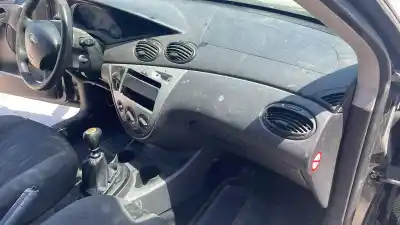 Veículo de Sucata ford focus berlina (cak) ambiente do ano 0 alimentado ffda
