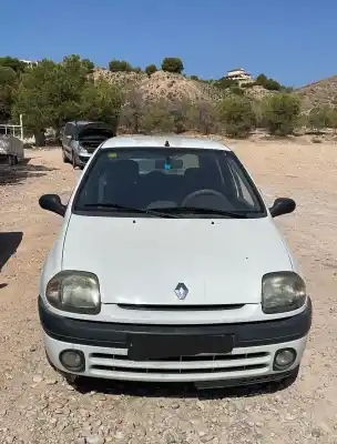Verschrottungsfahrzeug RENAULT CLIO II CAIXA (SB0/1/2_)  des Jahres 0 angetrieben F8Q