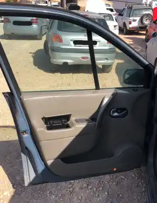 Здавання транспортного засобу renault scenic ii (jm) 1.9 grand confort authentique [1.9 ltr. - 88 kw dci diesel] року 0 потужний f9q d8