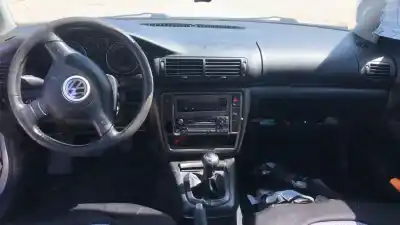 Здавання транспортного засобу volkswagen passat berlina (3b3) 1.9 tdi року 0 потужний avf