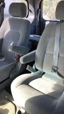 Véhicule à la ferraille kia magentis 2.9 cdri ex de l'année 0 alimenté j3