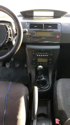 Veicolo di demolizione citroen c4 berlina collection dell'anno 0 alimentato 