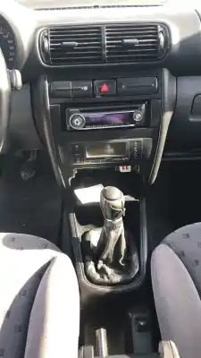 Veículo de Sucata seat toledo (1m2) toledo 1m2 do ano 0 alimentado 