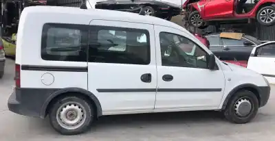Veículo de Sucata opel combo corsa c do ano 0 alimentado 
