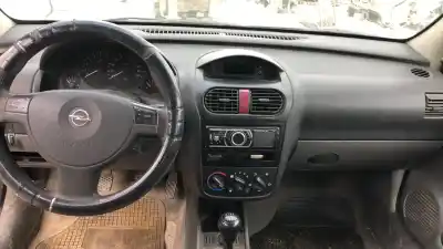 Veículo de Sucata opel combo corsa c do ano 0 alimentado 