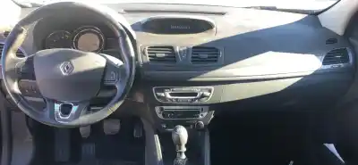 Veicolo di demolizione renault megane iii berlina 5 p 1.5 dci diesel fap dell'anno 0 alimentato 