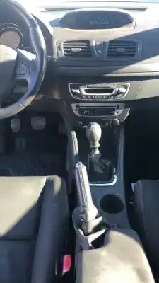 Veicolo di demolizione renault megane iii berlina 5 p 1.5 dci diesel fap dell'anno 0 alimentato 