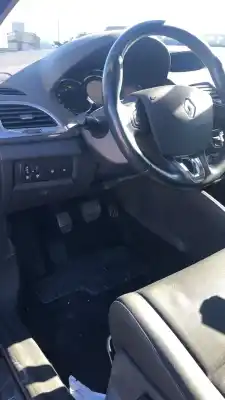 Veicolo di demolizione RENAULT MEGANE III  dell'anno 0 alimentato 