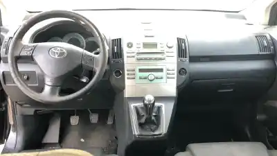 Scrapping Vehicle toyota corolla verso (e12) 1.8 linea sol of the year 0 powered 