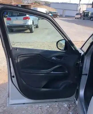 Veículo de Sucata opel zafira 2.0 cdti tourer 16v do ano 0 alimentado 