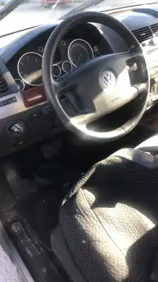 Véhicule à la ferraille VOLKSWAGEN TOUAREG (7LA) TDI R5 de l'année 0 alimenté 