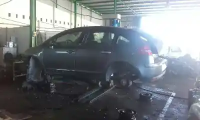 Veículo de Sucata citroen c4 berlina exclusive do ano 2006 alimentado 9hydv6ted4