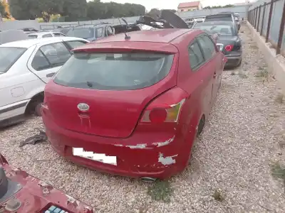 Veículo de Sucata kia pro_cee´d active do ano 2008 alimentado d4fb