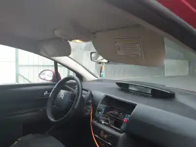 Vehicul casat citroen c4 berlina lx al anului 2006 alimentat 9hx