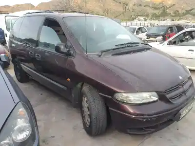 Здавання транспортного засобу chrysler voyager (gs) 2.4 le року 1998 потужний b01