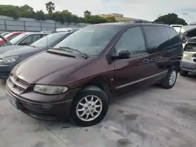 Здавання транспортного засобу chrysler voyager (gs) 2.4 le року 1998 потужний b01