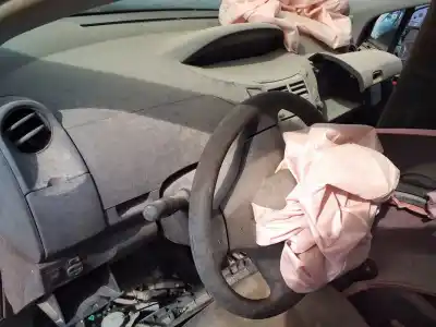 Véhicule à la ferraille toyota yaris (ksp9/scp9/nlp9) básico de l'année 2007 alimenté 2sz