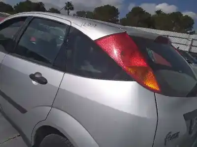 Veicolo di demolizione FORD FOCUS BERLINA (CAK) Ambiente dell'anno 2000 alimentato FYDB