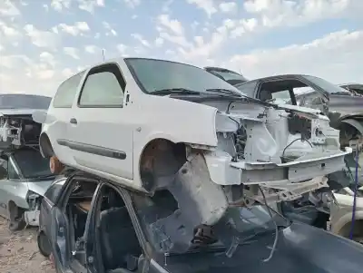 Scrapping Vehicle renault clio ii fase ii (b/cb0) authentique 58 cv / 43 kw of the year 2004 powered d7f g7