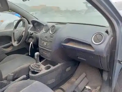 Veicolo di demolizione ford fiesta (cbk) ambiente dell'anno 2006 alimentato a9ja