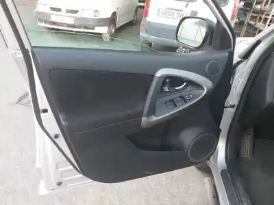 Vehicul casat toyota rav 4 (a3) executive al anului 2008 alimentat 1az