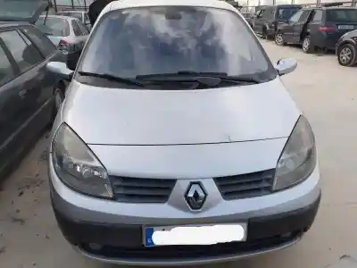 Здавання транспортного засобу renault scenic ii i- music року 2005 потужний f9qe8