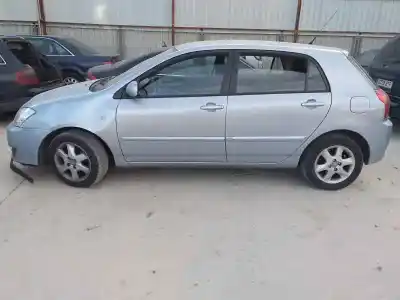 Sloopvoertuig toyota corolla (e12) 2.0 d-4d linea luna berlina van het jaar 2006 aangedreven 1cdftv