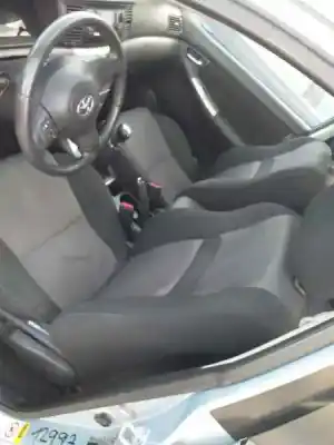 Sloopvoertuig toyota corolla (e12) 2.0 d-4d linea luna berlina van het jaar 2006 aangedreven 1cdftv