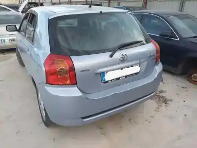 Sloopvoertuig toyota corolla (e12) 2.0 d-4d linea luna berlina van het jaar 2006 aangedreven 1cdftv