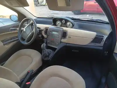 Sloopvoertuig lancia ypsilon (101) 1.4 16v oro (10.2006->) van het jaar 2004 aangedreven 188a1000