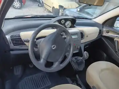 Sloopvoertuig lancia ypsilon (101) 1.4 16v oro (10.2006->) van het jaar 2004 aangedreven 188a1000