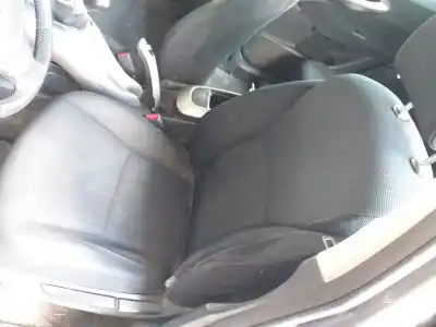 Veículo de Sucata toyota auris luna+ do ano 2008 alimentado 1nd