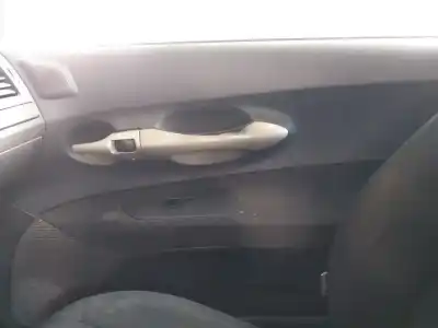 Veículo de Sucata toyota auris luna+ do ano 2008 alimentado 1nd