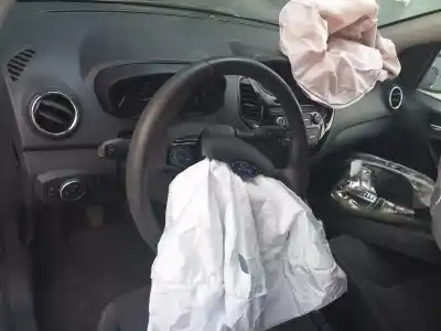 Veículo de Sucata ford ka+ active do ano 2018 alimentado yskd