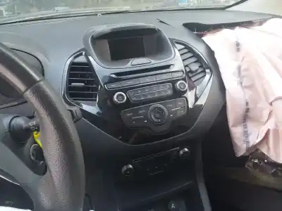 Veículo de Sucata ford ka+ active do ano 2018 alimentado yskd