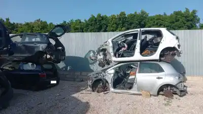 Veículo de Sucata toyota auris luna+ do ano 2007 alimentado 1nd