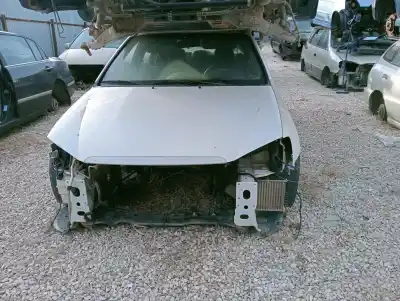 Vehicul casat kia cerato 2.0 ex crdi berlina al anului 2004 alimentat d4ea