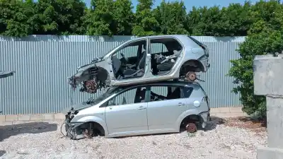 Scrapping Vehicle toyota corolla (e12) 1.6 16v of the year 2005 powered 3zz-fe