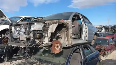 Veículo de Sucata audi a4 b6 (8e2) 2.0 do ano 2002 alimentado alt