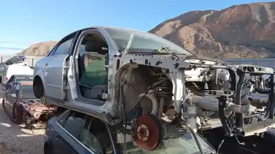Veículo de Sucata audi a4 b6 (8e2) 2.0 do ano 2002 alimentado alt