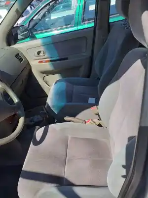 Veículo de Sucata kia carens 1.8 monovolumen do ano 2002 alimentado tb