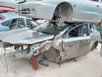 Scrapping Vehicle renault latitude initiale 241 cv / 177 kw of the year 2011 powered v9x891