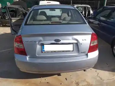 Veículo de Sucata kia cerato 2.0 ex crdi berlina do ano 2004 alimentado d4ea