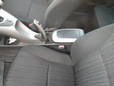 Veículo de Sucata toyota auris luna+ do ano 2007 alimentado 1nd